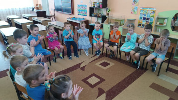 Упражнение "Спаси птенца" в средней группе. Упражнение "Спаси птенца" в средней группе.