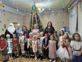 Новогодний утренник "Снежная королева" в подготовительной группе Новогодний утренник "Снежная королева" в подготовительной группе.