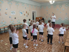 «Зимняя Олимпиада» в средней группе. «Зимняя Олимпиада» в средней группе.